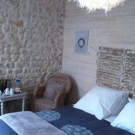 Chambres D'hotes Domaine Du Hutrel Oda ve Kahvaltı