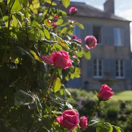 Chambres D'hotes Domaine Du Hutrel 3*
