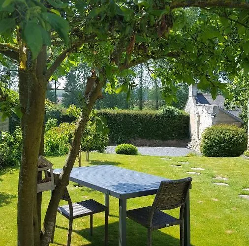 Chambres D'hotes Domaine Du Hutrel Bed & Breakfast