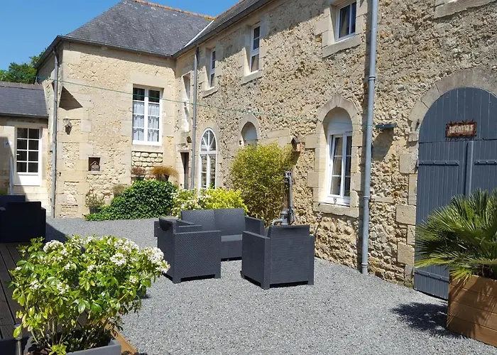 Chambres D'hotes Domaine Du Hutrel Bed & Breakfast 3*