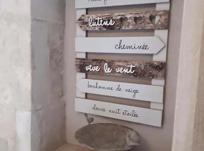 Chambres D'hotes Domaine Du Hutrel Bed & Breakfast 3*