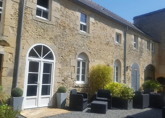 Chambres D'hotes Domaine Du Hutrel 3*