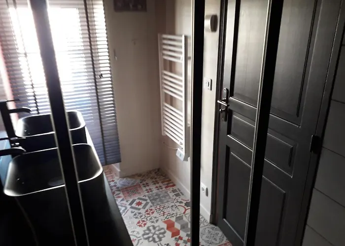 Chambres D'hotes Domaine Du Hutrel 3*