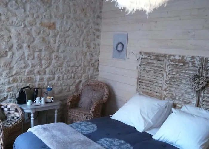 Chambres D'hotes Domaine Du Hutrel Bed & Breakfast