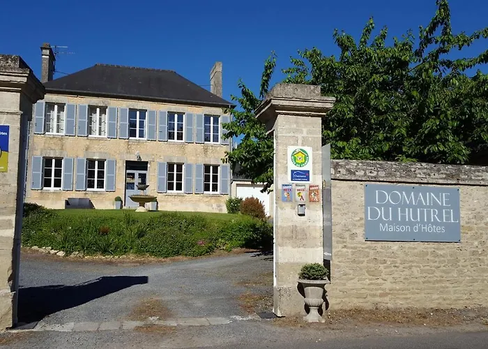 Chambres D'hotes Domaine Du Hutrel Bed & Breakfast 3*